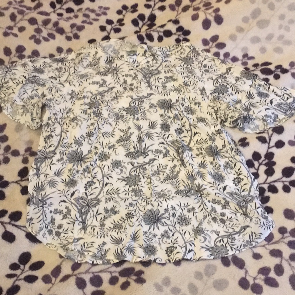 Light flowy casual blouse